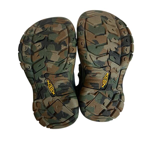 Keen Newport H2 Waterproof Camo Print Green Shoes Size 9 - Picture 8 of 9